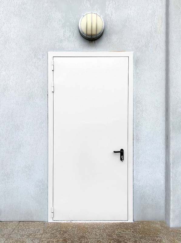 Дверь на входе в офис завода газобетонных изделий Дверь на входе в офис завода газобетонных изделий