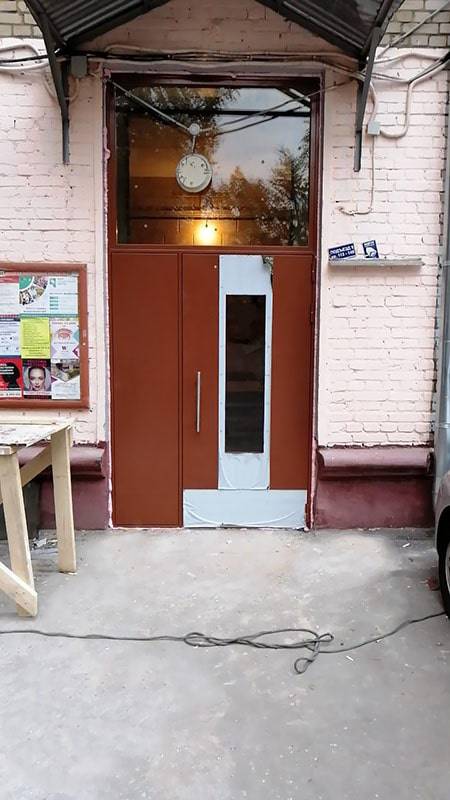 Дверь после монтажа Дверь после монтажа