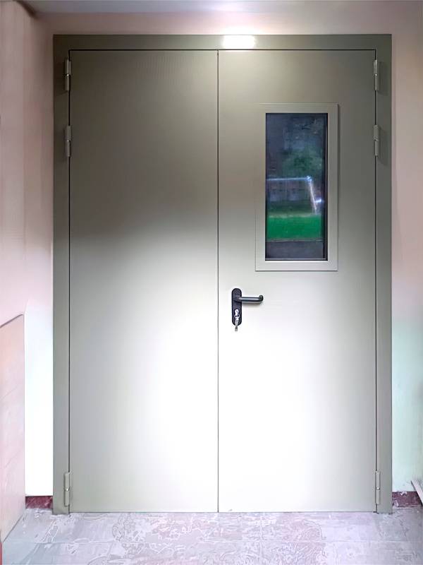 Двустворчатая пожаростойкая дверь (ул. 8-я Парковая, 25) Двустворчатая пожаростойкая дверь (ул. 8-я Парковая, 25)