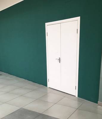 Белая техническая дверь Белая техническая дверь