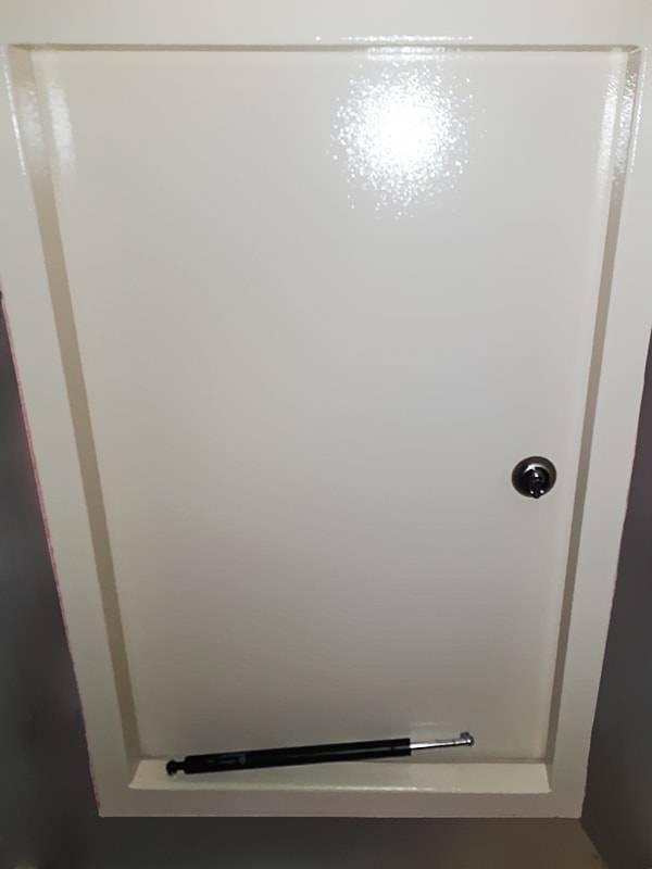 Напольный люк, внутренняя сторона (склад НИИ) Напольный люк, внутренняя сторона (склад НИИ)