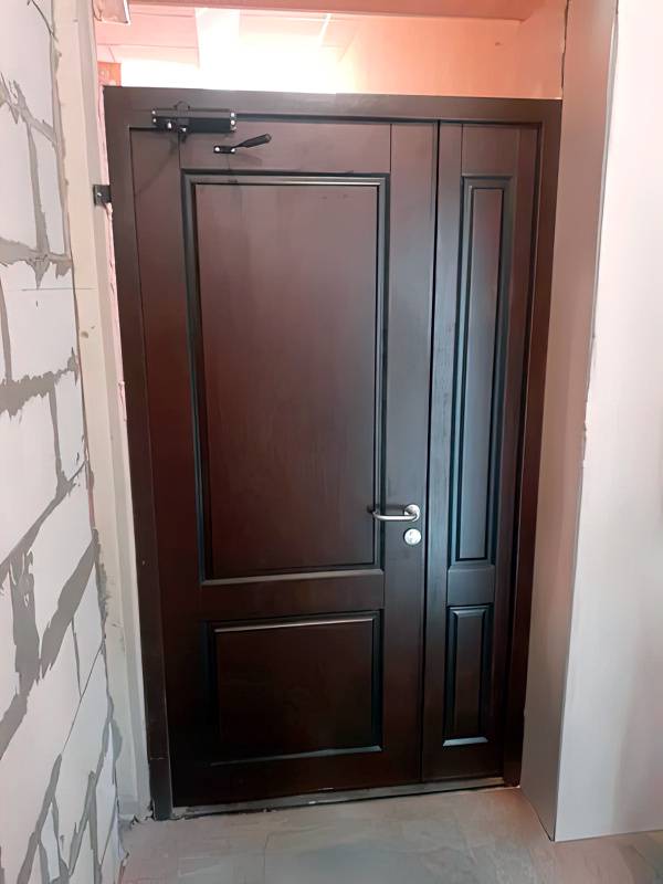 Полуторная МДФ дверь, вид изнутри (г. Реутов, ул. Гагарина, 33) Полуторная МДФ дверь, вид изнутри (г. Реутов, ул. Гагарина, 33)