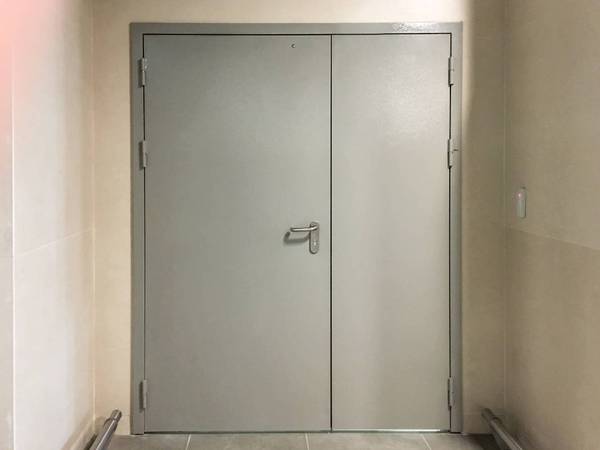 Полуторная огнеупорная дверь Полуторная огнеупорная дверь