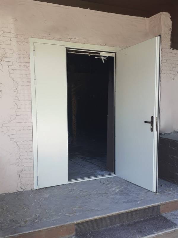 Полуторная техническая дверь (Ярославское шоссе) Полуторная техническая дверь (Ярославское шоссе)