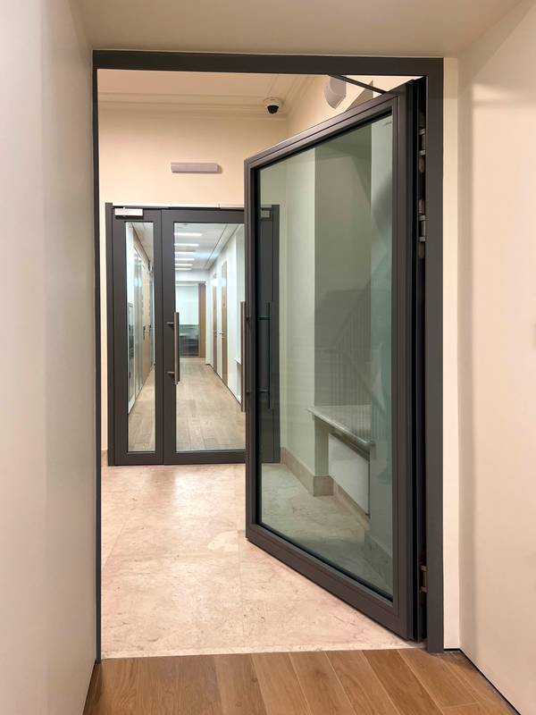 Двери eiw-60 для лестничных площадок и лифтовых холлов