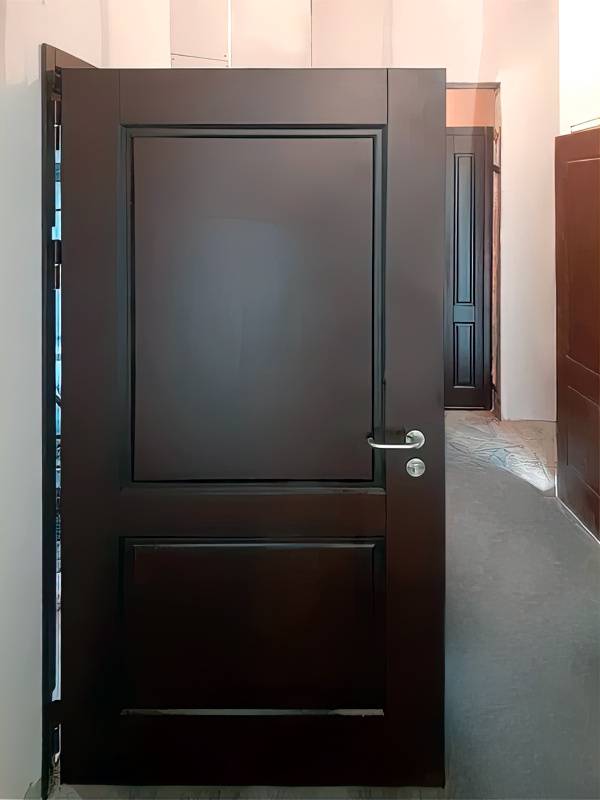 Внешняя сторона двери с МДФ Внешняя сторона двери с МДФ